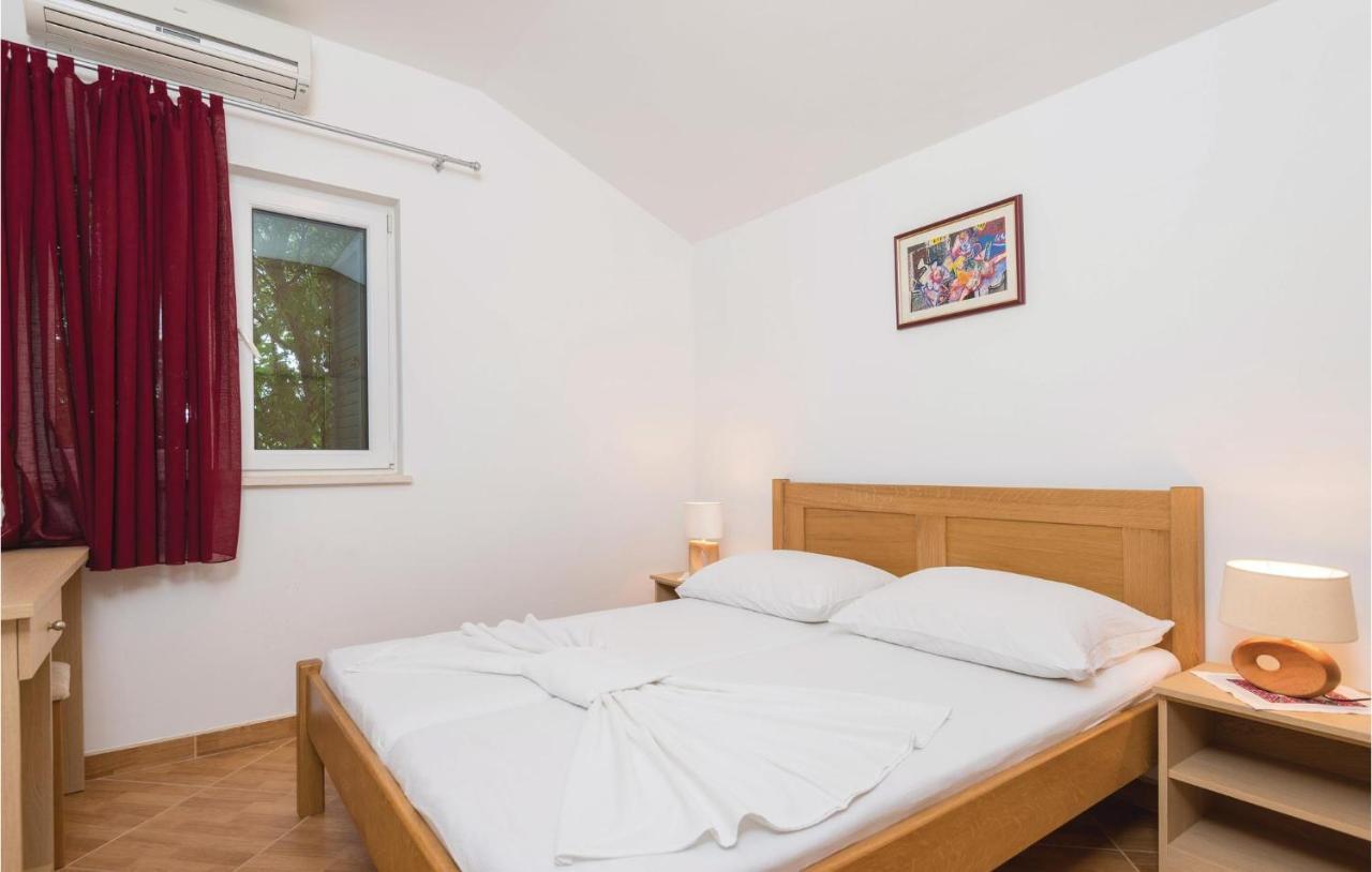 Lovely Apartment In Trpanj With House Sea View ภายนอก รูปภาพ